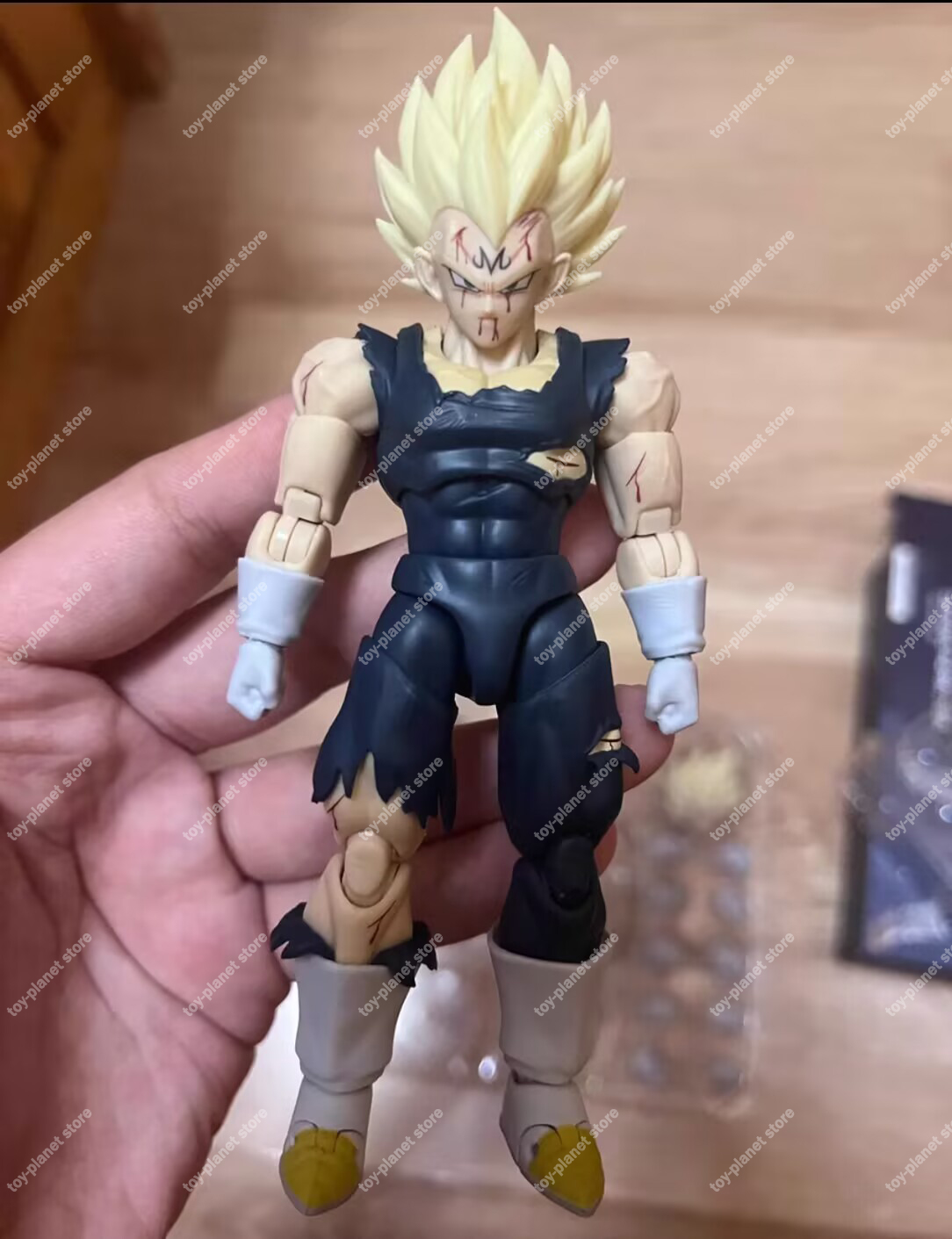 Black Hole Toys Demons Awakene - Model Kit Vegeta incelemesi ve fiyatı